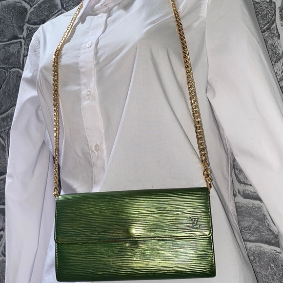 Authentic Rare Louis Vuitton Epi Leather Sarah Wallet - Picture 2 of 16